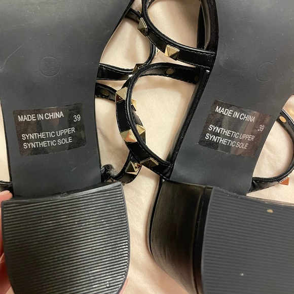 Brand new sandals - Picture 2 of 3